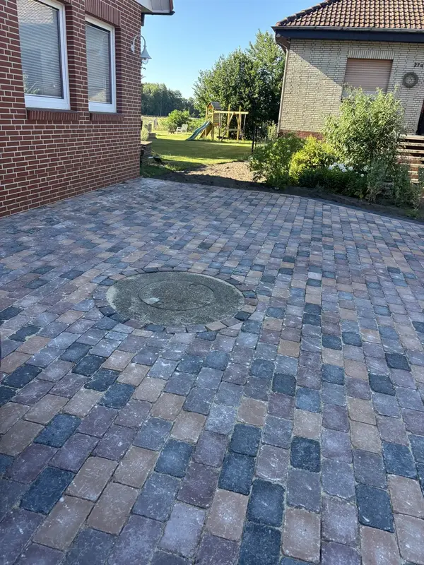 Schachtabdeckung integriert