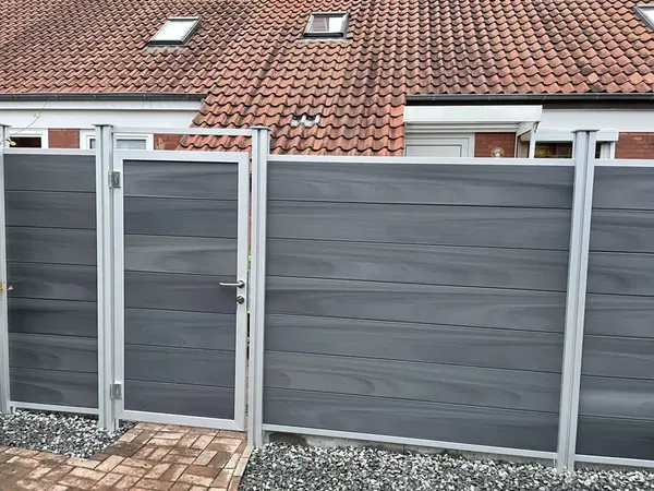 Gartentor mit Sichtschutz