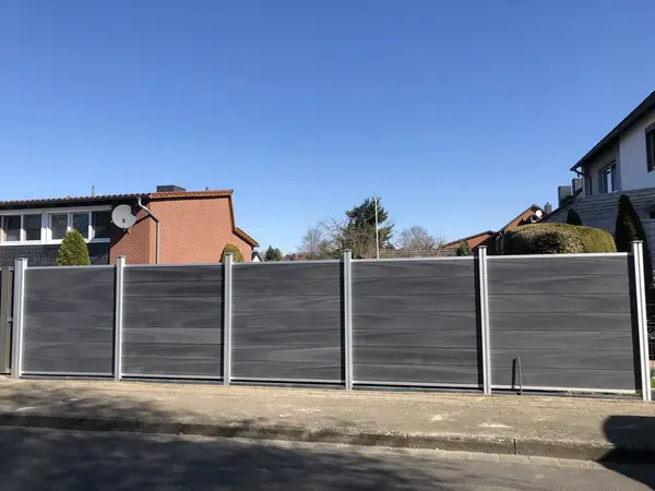 Sichtschutzwand Gehweg